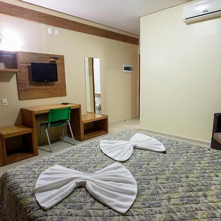 Prisma Plaza Hotel Taubaté Quarto foto